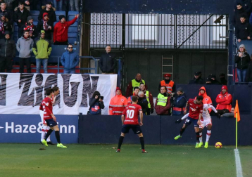 Imágenes del partido Osasuna-Mallorca disputado en El Sadar.