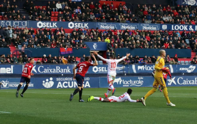 Imágenes del partido Osasuna-Mallorca disputado en El Sadar.