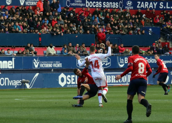 Imágenes del partido Osasuna-Mallorca disputado en El Sadar.