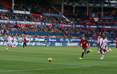 Imágenes del partido Osasuna-Mallorca disputado en El Sadar.