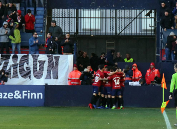 Imágenes del partido Osasuna-Mallorca disputado en El Sadar.