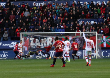 Imágenes del partido Osasuna-Mallorca disputado en El Sadar.