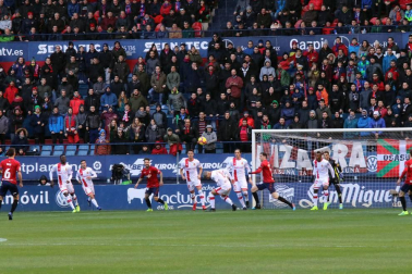 Imágenes del partido Osasuna-Mallorca disputado en El Sadar.