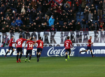 Imágenes del partido Osasuna-Mallorca disputado en El Sadar.