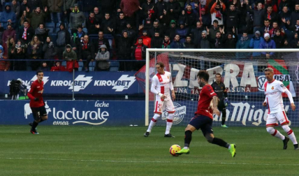 Imágenes del partido Osasuna-Mallorca disputado en El Sadar.