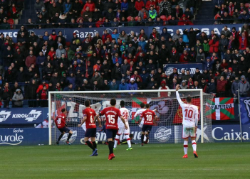 Imágenes del partido Osasuna-Mallorca disputado en El Sadar.