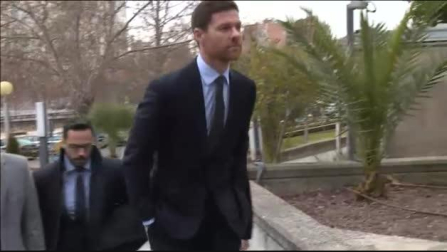 Xabi Alonso llega a la Audiencia Provincial