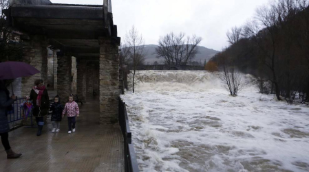 La alerta por nieve afecta al centro y al norte de la Comunidad foral