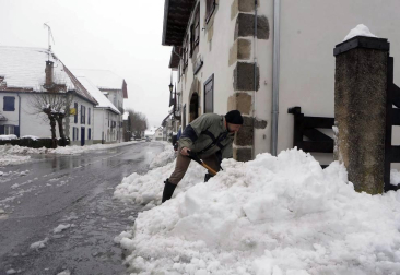 La alerta por nieve afecta al centro y al norte de la Comunidad foral