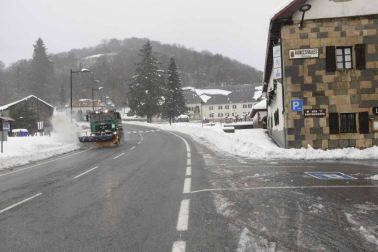 La alerta por nieve afecta al centro y al norte de la Comunidad foral