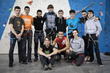 Un total de 104 chavales se iniciaron el sábado pasado en el rocódromo Rocópolis de Berrioplano