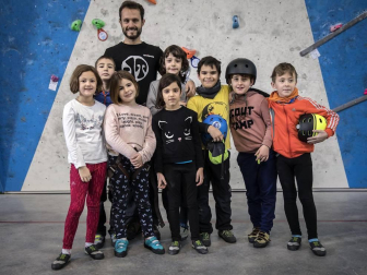 Un total de 104 chavales se iniciaron el sábado pasado en el rocódromo Rocópolis de Berrioplano