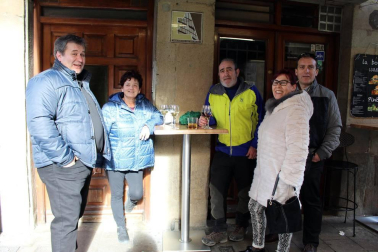 Sangüesa celebró sus fiestas en honor a San Sebastián del 18 al 20 de enero. La cámara de ¡Click! se acercó el domingo tras los actos tradicionales de la procesión y misa dedicada al santo. Las calles del centro de la ciudad se llenaron de familias y cuadrillas que disfrutaron del ambiente festivo y de la 'hora del vermú'.