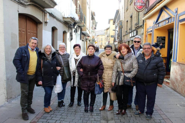 Sangüesa celebró sus fiestas en honor a San Sebastián del 18 al 20 de enero. La cámara de ¡Click! se acercó el domingo tras los actos tradicionales de la procesión y misa dedicada al santo. Las calles del centro de la ciudad se llenaron de familias y cuadrillas que disfrutaron del ambiente festivo y de la 'hora del vermú'.