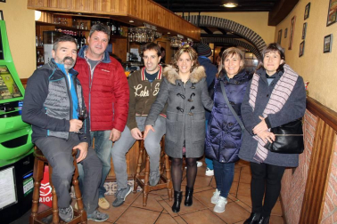 Sangüesa celebró sus fiestas en honor a San Sebastián del 18 al 20 de enero. La cámara de ¡Click! se acercó el domingo tras los actos tradicionales de la procesión y misa dedicada al santo. Las calles del centro de la ciudad se llenaron de familias y cuadrillas que disfrutaron del ambiente festivo y de la 'hora del vermú'.
