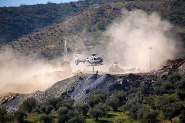 La montaña mantiene su pulso en la recta final del rescate de Julen