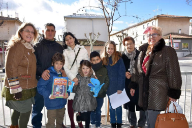 Del 21 al 27 de enero Tudela celebró su Semana Literaria, con sede en el Cine Moncayo. Proyecciones cinematográficas, encuentros con autores, un concierto o la entrega de los premios literarios de este 2019 fueron algunas de las propuestas. La semana dio cierre con el evento 'Recitando en familia con el Club de la Rima”.