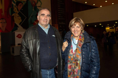 El festival Pamplona Negra ha cumplido su quinto aniversario repleto de energía. Del 22 al 26 de enero, una completísima programación cultural ha hecho disfrutar a los amantes de este género. La cámara de ¡Click! se acercó a Baluarte para acompañar al periodista y escritor Martín Olmos en su conferencia 'Crímenes con historia'. Este autor logró, con su primer libro 'Escrito en negro', el Premio Café Bretón-Bodegas Olarra, el Rodolfo Walsh de la Semana Negra de Gijón y el Premio Euskadi de Literatura.