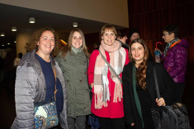 El festival Pamplona Negra ha cumplido su quinto aniversario repleto de energía. Del 22 al 26 de enero, una completísima programación cultural ha hecho disfrutar a los amantes de este género. La cámara de ¡Click! se acercó a Baluarte para acompañar al periodista y escritor Martín Olmos en su conferencia 'Crímenes con historia'. Este autor logró, con su primer libro 'Escrito en negro', el Premio Café Bretón-Bodegas Olarra, el Rodolfo Walsh de la Semana Negra de Gijón y el Premio Euskadi de Literatura.
