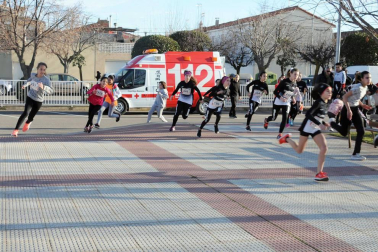 Del 23 al 27 de enero los vecinos de Cintruénigo disfrutaron de sus fiestas en honor a la Virgen de la Paz. Uno de los eventos tradicionales de estos días de fiesta es el cross dedicado a la patrona que se celebró el sábado 26 de enero y que cumplió su edición número doce. Los atletas de las diferentes categorías se dieron cita en el Parque de Europa.