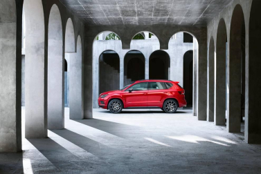 El concesionario Iruña Motor presentó en sociedad la nueva marca deportiva Cupra, que era una línea de acabado 'sport' de Seat y que ahora nace como una marca independiente y espíritu joven