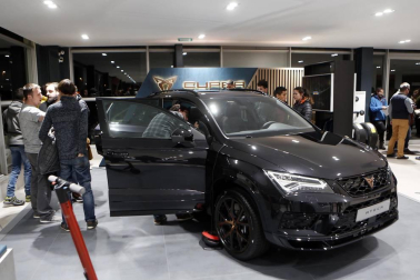 El concesionario Iruña Motor presentó en sociedad la nueva marca deportiva Cupra, que era una línea de acabado 'sport' de Seat y que ahora nace como una marca independiente y espíritu joven