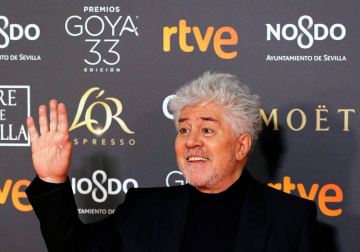 Los primeros invitados a la 33 ceremonia de los Premios Goya han comenzado a llegar a la alfombra roja del Palacio de Exposiciones y Congresos de Sevilla (FIBES) hacia las 18.20 horas de este sábado 2 de febrero