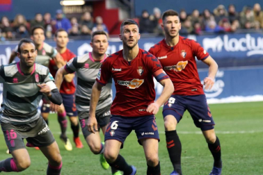 Imágenes del partido Osasuna-Cádiz disputado en El Sadar.