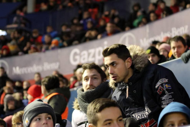 Imágenes del búscate en la grada del Osasuna-Granada
