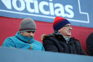 Imágenes del búscate en la grada del Osasuna-Granada