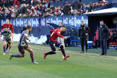 Imágenes del partido Osasuna-Cádiz disputado en El Sadar.