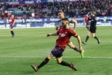 Imágenes del partido Osasuna-Cádiz disputado en El Sadar.