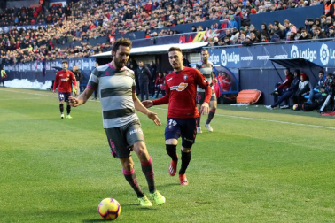 Imágenes del partido Osasuna-Cádiz disputado en El Sadar.