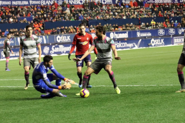 Imágenes del partido Osasuna-Cádiz disputado en El Sadar.