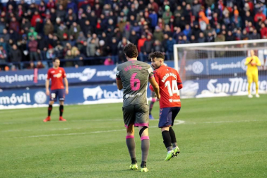 Imágenes del partido Osasuna-Cádiz disputado en El Sadar.