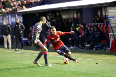 Imágenes del partido Osasuna-Cádiz disputado en El Sadar.