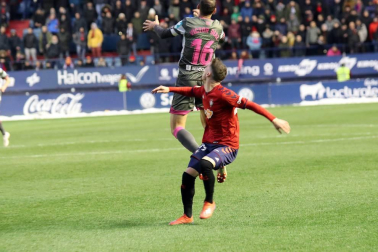Imágenes del partido Osasuna-Cádiz disputado en El Sadar.
