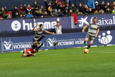 Imágenes del partido Osasuna-Cádiz disputado en El Sadar.