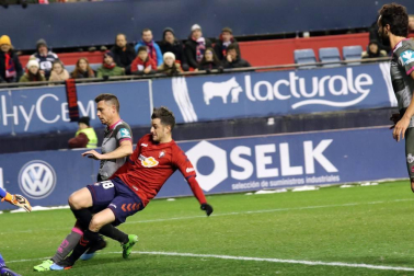 Imágenes del partido Osasuna-Cádiz disputado en El Sadar.