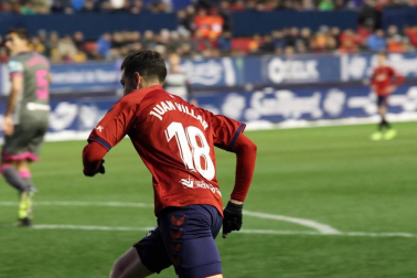 Imágenes del partido Osasuna-Cádiz disputado en El Sadar.
