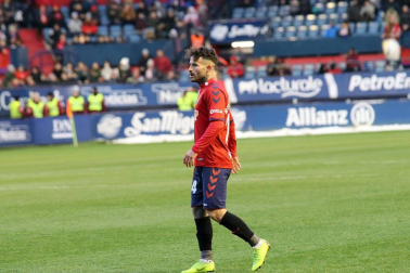 Imágenes del partido Osasuna-Cádiz disputado en El Sadar.