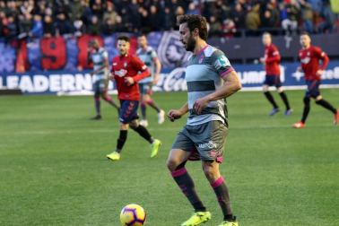 Imágenes del partido Osasuna-Cádiz disputado en El Sadar.