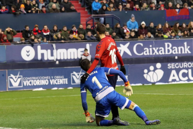 Imágenes del partido Osasuna-Cádiz disputado en El Sadar.