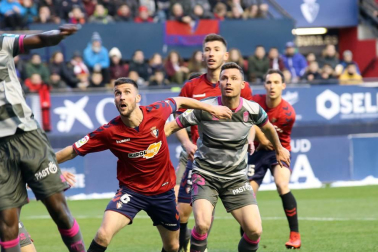 Imágenes del partido Osasuna-Cádiz disputado en El Sadar.