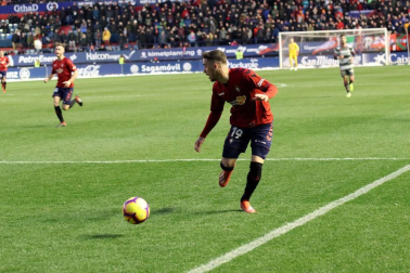 Imágenes del partido Osasuna-Cádiz disputado en El Sadar.