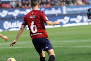 Imágenes del partido Osasuna-Cádiz disputado en El Sadar.