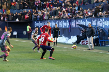 Imágenes del partido Osasuna-Cádiz disputado en El Sadar.