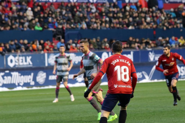 Imágenes del partido Osasuna-Cádiz disputado en El Sadar.