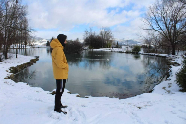 La borrasca 'Helena' cubre de nieve Pamplona y buena parte de Navarra