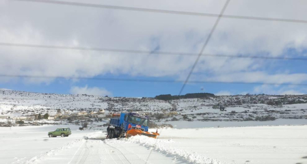 La borrasca 'Helena' cubre de nieve Pamplona y buena parte de Navarra